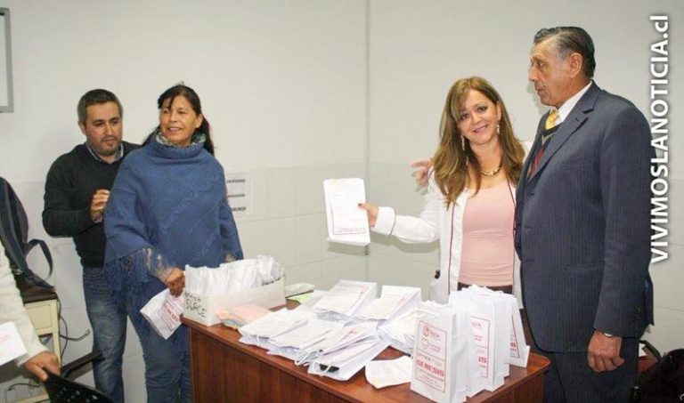 Cesfam de Rauco entregó anteojos a sus pacientes