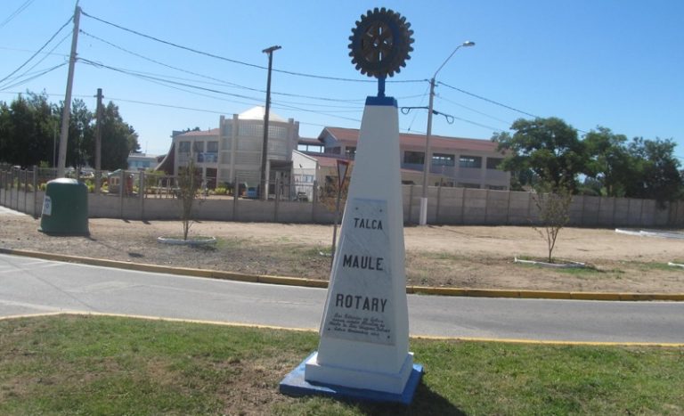 Erigen monolito rotario en ingreso a la comuna de Maule