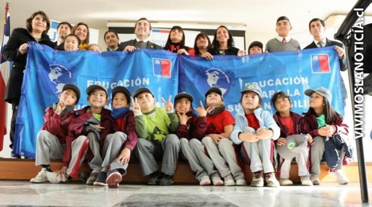 Establecimientos educacionales reciben certificación ambiental