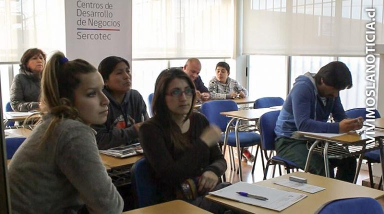 Centro de Desarrollo de Negocios imparte taller de capacitación financiera