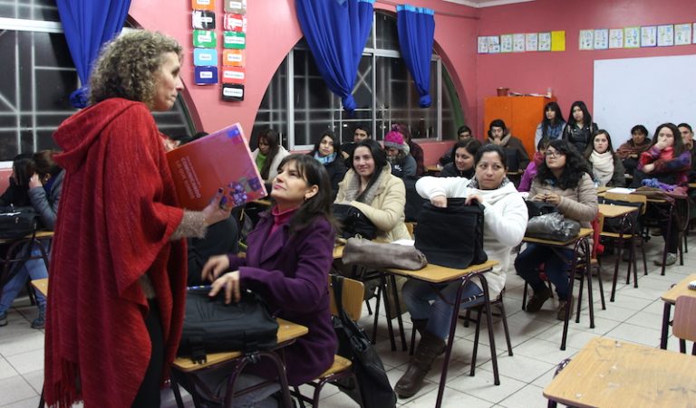 Contentos están alumnos de “Chile Califica” por textos escolares