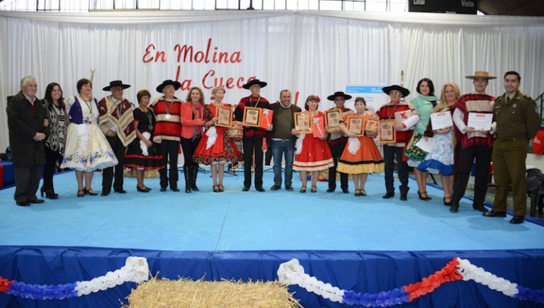 Molina ya tiene clasificados para el provincial de Cueca Adulto Mayor
