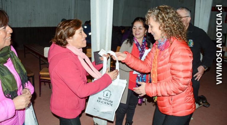 Entregan 200 kits de ahorro energético en Molina