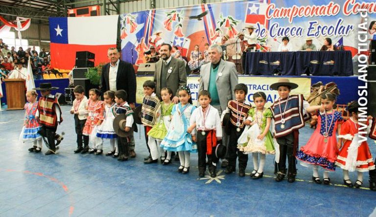 Rauco realiza desfile oficial de fiestas patrias