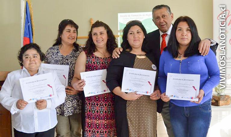 Finalizó escuela de formación para mujeres líderes de Rauco