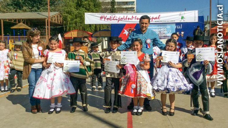 Grandes talentos se presentaron en el comunal de cueca escolar