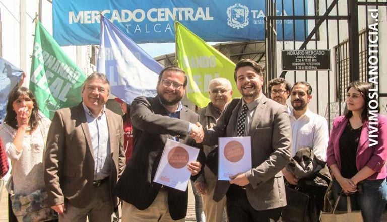Revolución Democrática traspasa los 12 sellos de una gestión municipal