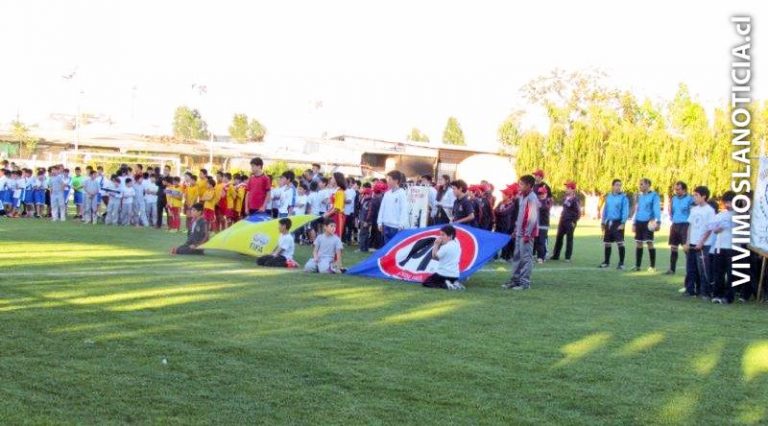 En 4 grupos se disputa torneo de fútbol Copa PF