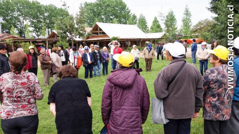 Adultos mayores fomentan el turismo social