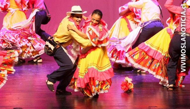 Autónoma ofreció gala internacional de danza folclórica