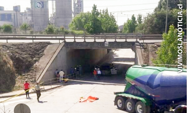 Ciclista fallece colisionado frente a planta cementera