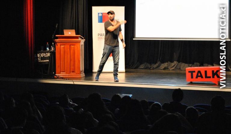 Científico ganador del “Ig Nobel” presentó sus investigaciones en Talca
