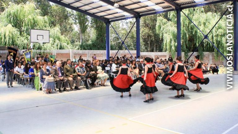 Escuela El Plumero celebró aniversario de Rauco