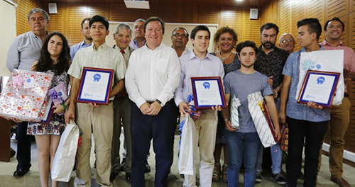 Alcalde de Talca distinguió a estudiantes talquinos puntajes nacionales en la PSU 2016
