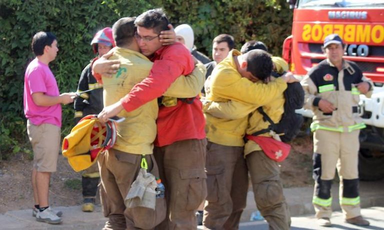 Brigadistas fallecidos en incendio Las Cardillas fueron recordados en Vichuquén