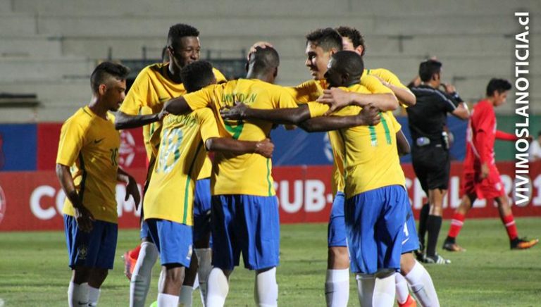 [FOTOS] Con éxito se desarrolló primera jornada del sudamericano sub 17 en Curicó