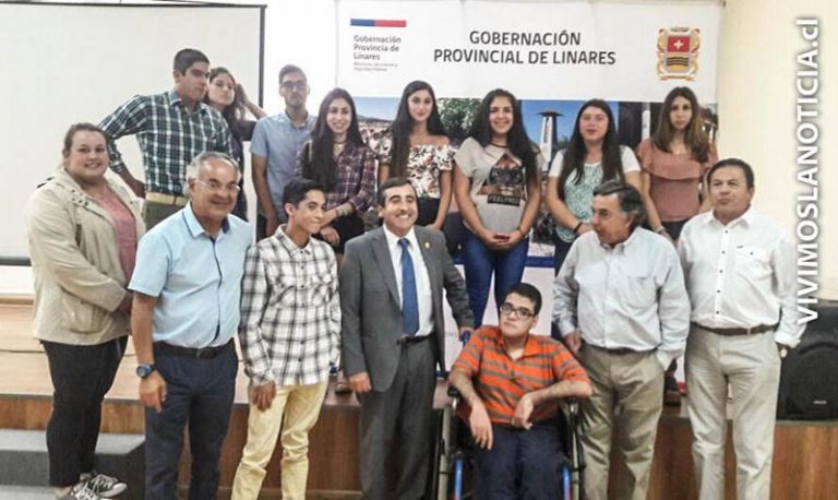Reconocen a alumnos que accedieron a la gratuidad