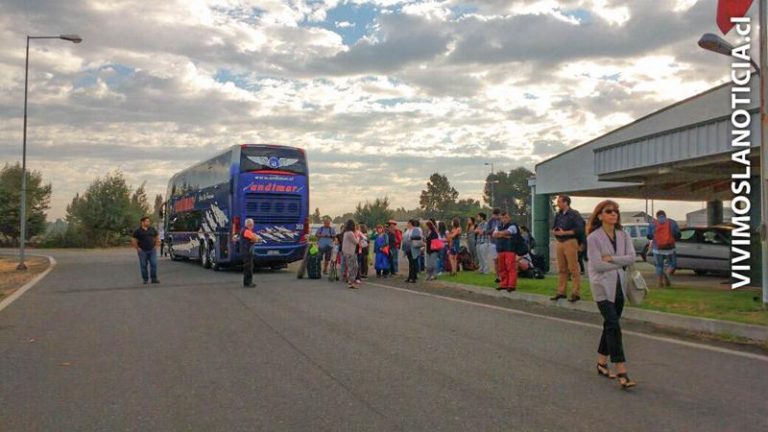 Incidente entre carabinero y auxiliar terminó con 60 pasajeros a la deriva