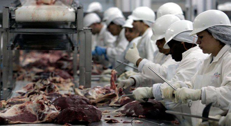 Brasil tomará represalias si Chile cierra completamente el mercado a sus carnes