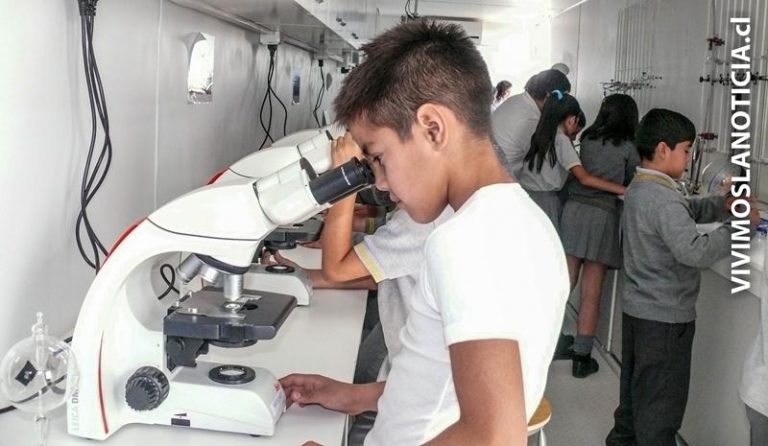 Laboratorio sobre ruedas comenzó a recorrer escuelas rurales del Maule