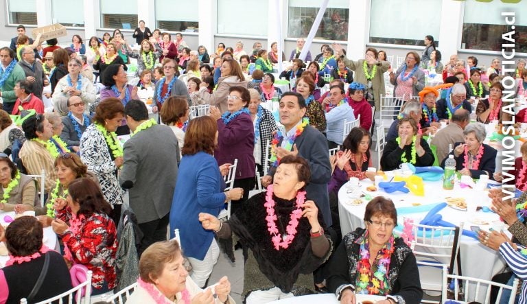 Adultos mayores de Curicó cuentan con programa de actividades 2017