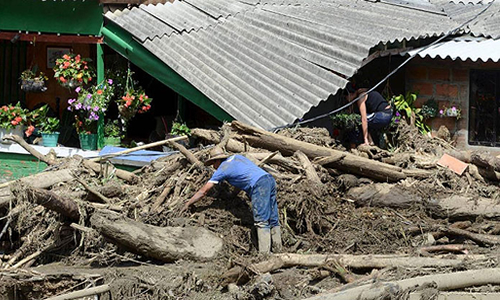 Colombia busca supervivientes de avalancha que dejó más de 200 muertos