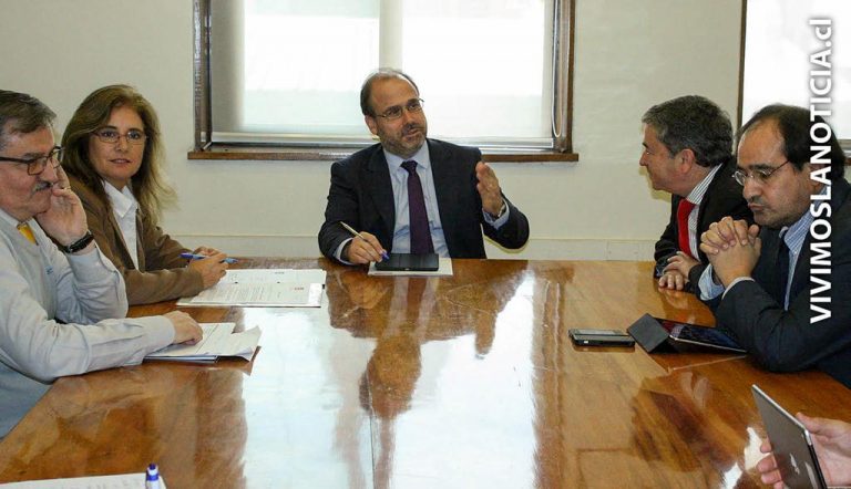 Parral demanda del MOP acelerar proyectos viales