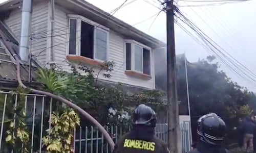 [VIDEO] Casa de Villa El Boldo resultó quemada por incendio