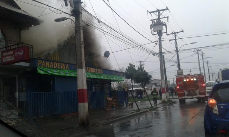 Incendio afecta a panadería en Aguas Negras