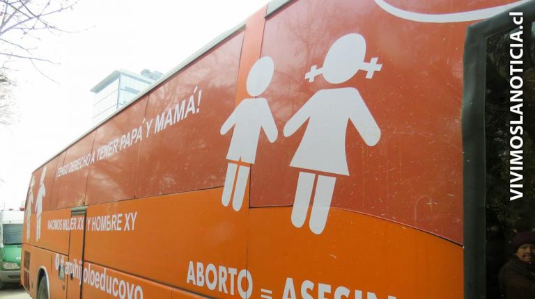 [VIDEO] Bus de la familia dividió a los curicanos