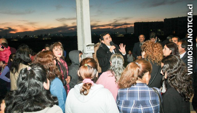 Destacan inauguración de luminarias en extensión de calle Carmen