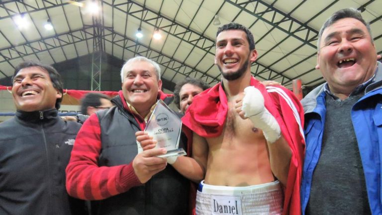 Talquino Daniel Muñoz noqueó al argentino Calderón