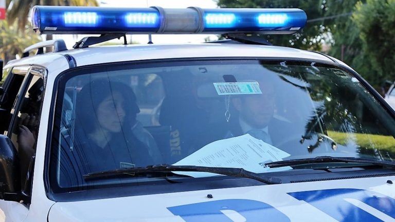 Arrestan a curicanos que debían 21 millones en pensiones de alimentos