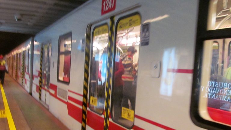 Propondrán extender beneficio del metro del adulto mayor a nuestra región
