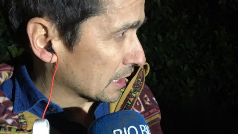 Rafael Araneda sufre violento portonazo: