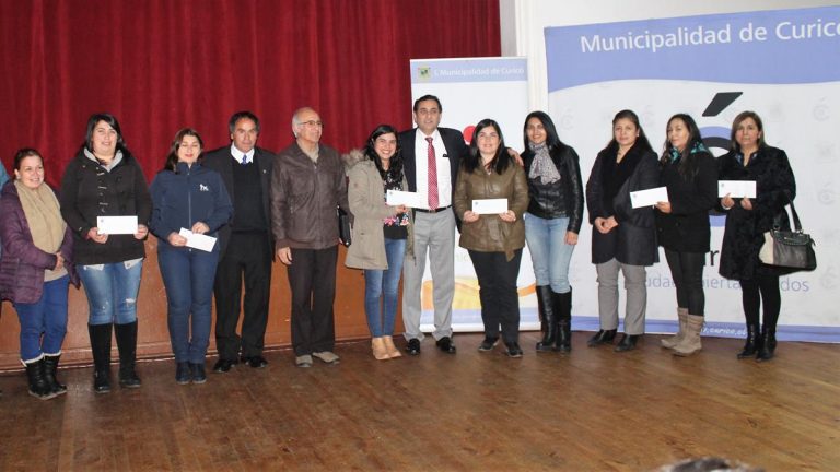 Municipio entregó subvenciones a 117 organizaciones curicanas