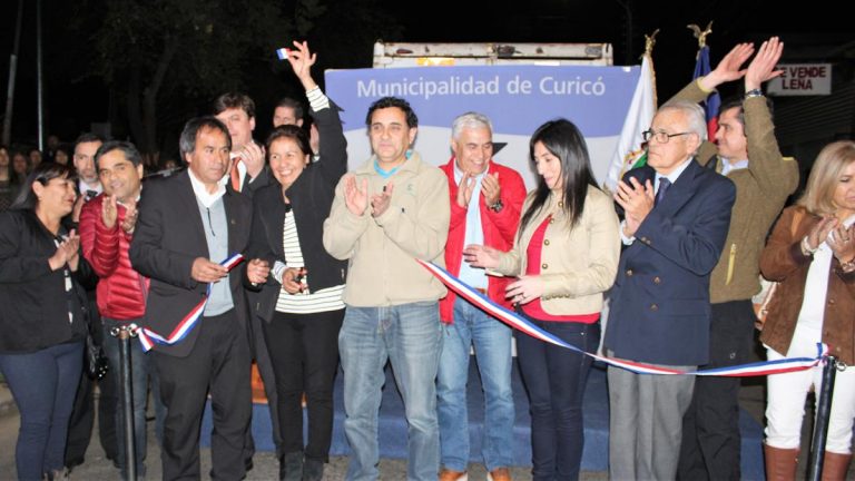 Inauguran nuevas luminarias en Villa Eduardo Frei de Curicó