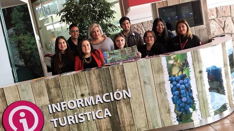 Ponen en funcionamiento punto de información turística en Mall Curicó
