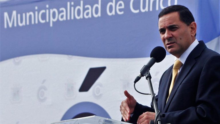 Alcalde de Curicó defiende la ciudad de encuesta publicada por Publimetro