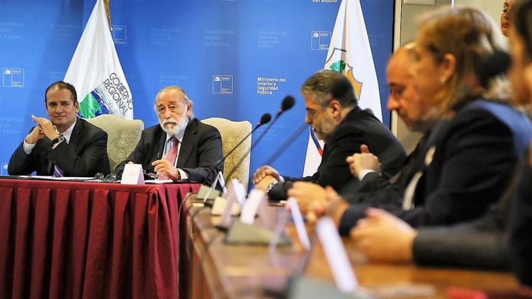 Gobiernos regionales del Maule y Biobío firman colaboración para fortalecer asociación público privada