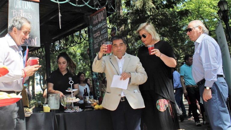Municipalidad da vida a la plaza de armas de Curicó