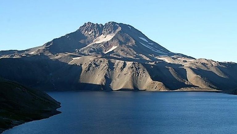 En nivel base permanece Volcán Planchón Peteroa