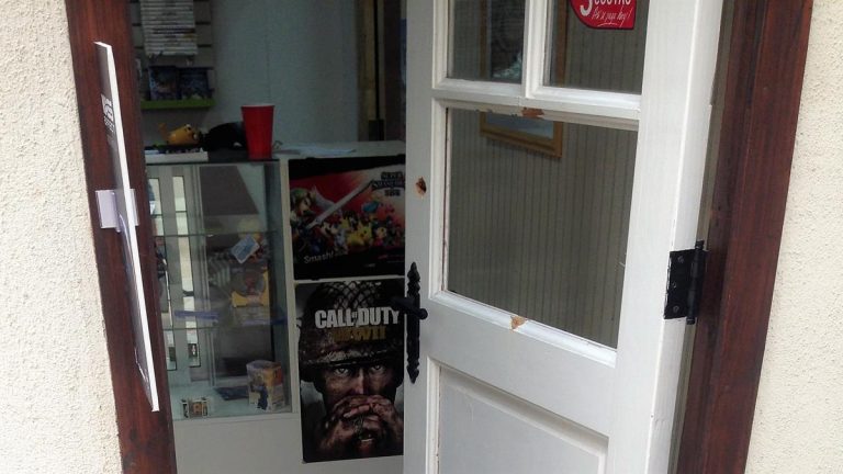 Tienda de videojuegos sufre millonario robo