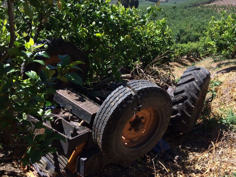 Trabajador agrícola muere aplastado por tractor en fundo de la comuna de Rio Claro.