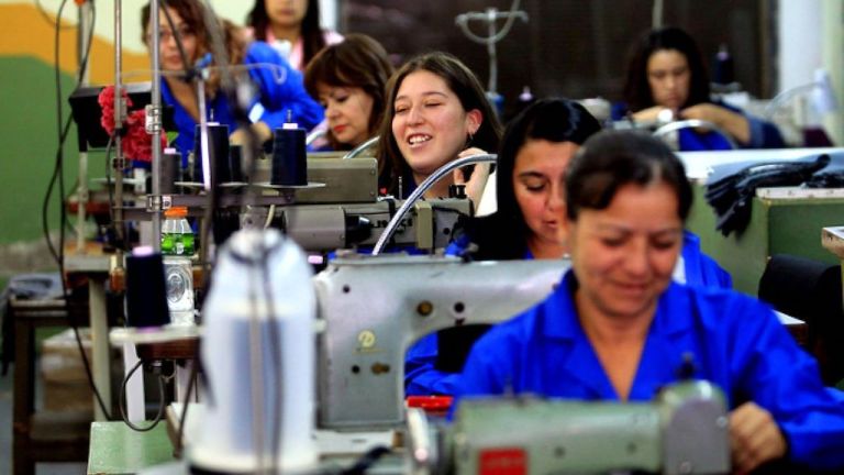 Sólo un 43,7 % de las mujeres participó del mercado laboral en el Maule