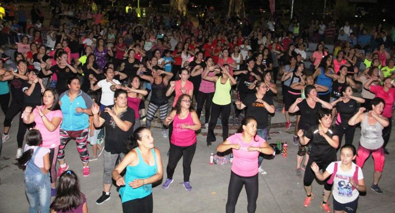 Corporación de Deportes celebró a las mujeres en su día al ritmo de la Zumba
