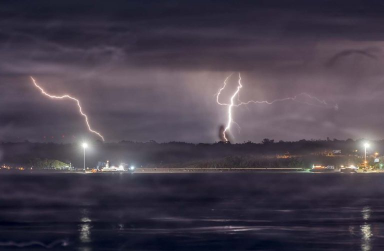 Meteorología emite aviso por tormentas eléctricas entre Valparaíso y Los Ríos