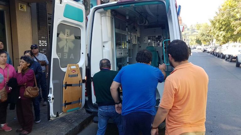 Anciana fue arrollada por ciclista haitiano que iba contra el tránsito