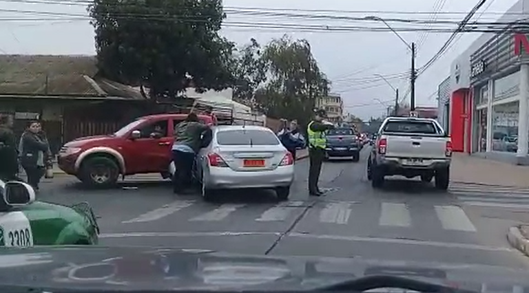Se repite la historia: nueva colisión en conflictiva esquina de Curicó