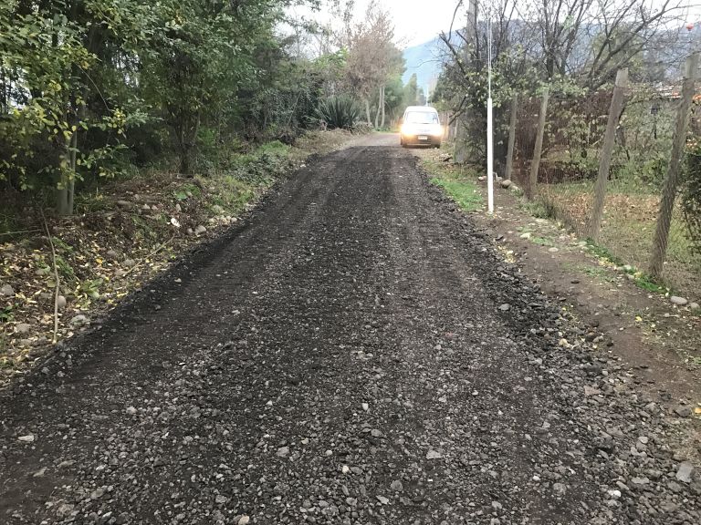 Municipio trabaja en mejoras de caminos vecinales